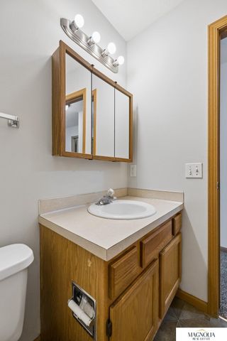 706 Lamont Drive, Lincoln, NE 68528