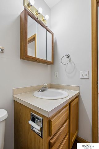 706 Lamont Drive, Lincoln, NE 68528