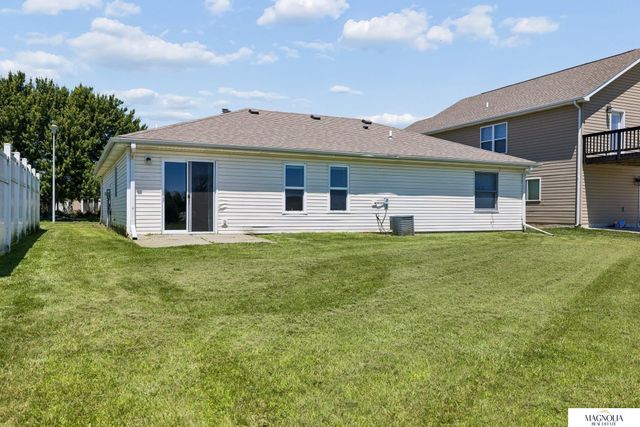 706 Lamont Drive, Lincoln, NE 68528