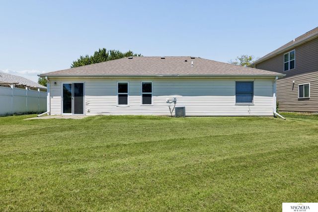 706 Lamont Drive, Lincoln, NE 68528