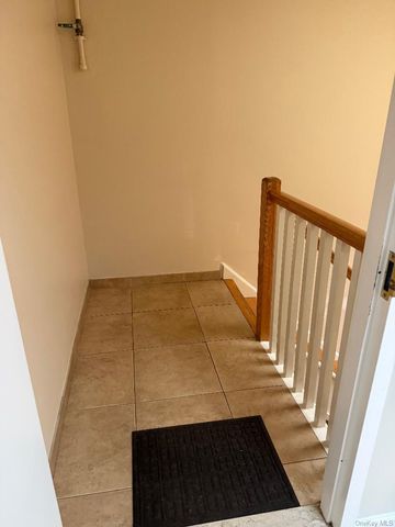 7862 79th Place, Glendale, NY 11385