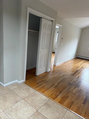 7862 79th Place, Glendale, NY 11385