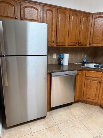 7862 79th Place, Glendale, NY 11385
