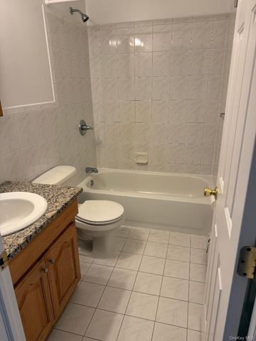 7862 79th Place, Glendale, NY 11385