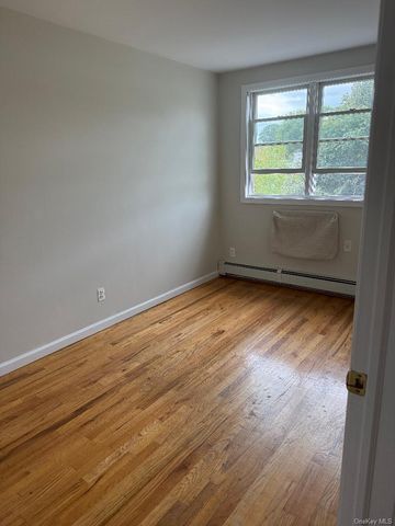 7862 79th Place, Glendale, NY 11385