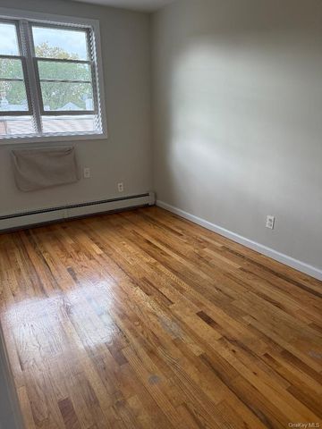 7862 79th Place, Glendale, NY 11385