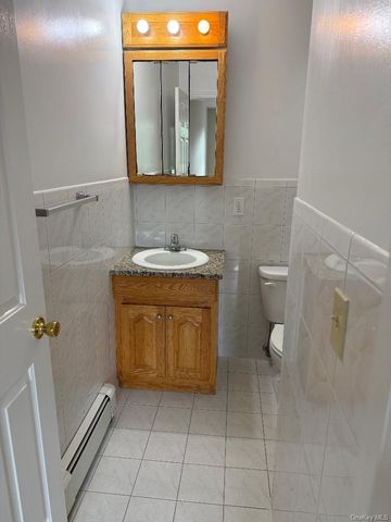 7862 79th Place, Glendale, NY 11385