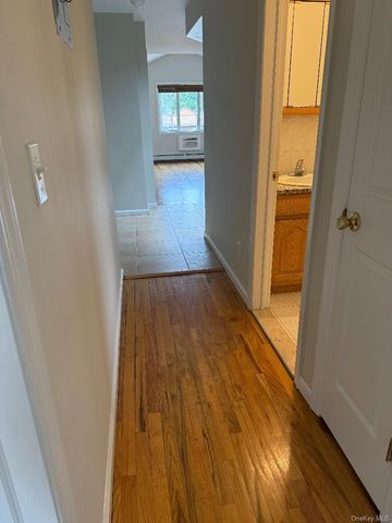 7862 79th Place, Glendale, NY 11385