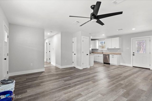 1523 Stewart Avenue, Gulfport, MS 39501