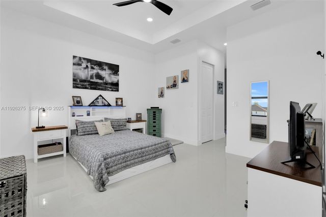 2250 10th Ter, Lehigh Acres, FL 33936