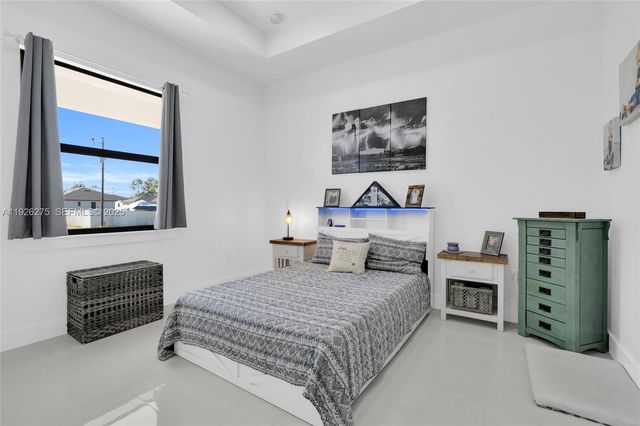 2250 10th Ter, Lehigh Acres, FL 33936