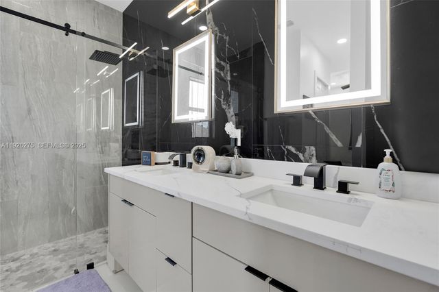 2250 10th Ter, Lehigh Acres, FL 33936