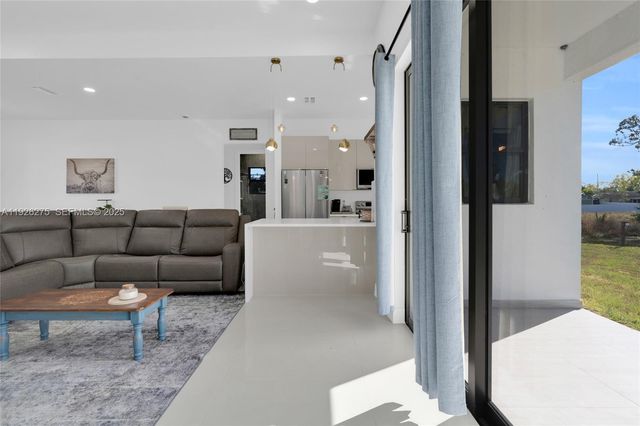 2250 10th Ter, Lehigh Acres, FL 33936