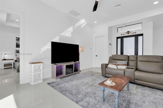 2250 10th Ter, Lehigh Acres, FL 33936