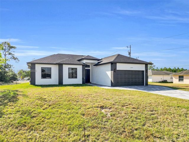 2250 10th Ter, Lehigh Acres, FL 33936