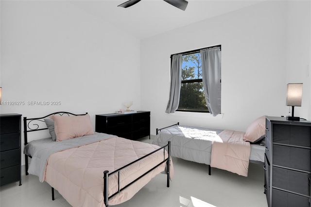 2250 10th Ter, Lehigh Acres, FL 33936