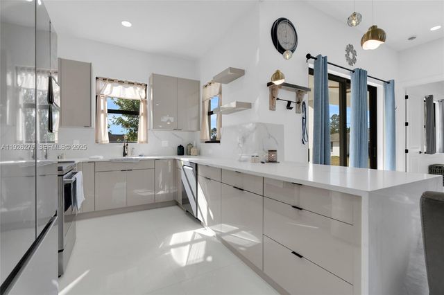 2250 10th Ter, Lehigh Acres, FL 33936