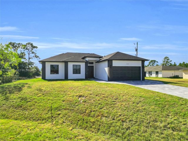 2250 10th Ter, Lehigh Acres, FL 33936