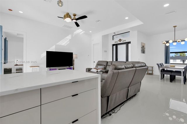 2250 10th Ter, Lehigh Acres, FL 33936