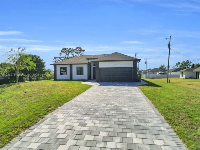 2250 10th Ter, Lehigh Acres, FL 33936