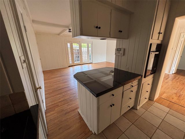 6127 Bandera Avenue B, Dallas, TX 75225