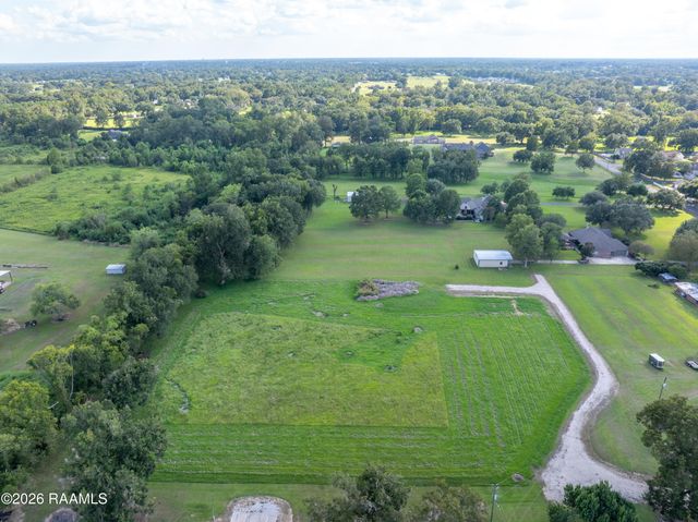 112 Bluegrass Lane, Carencro, LA 70520