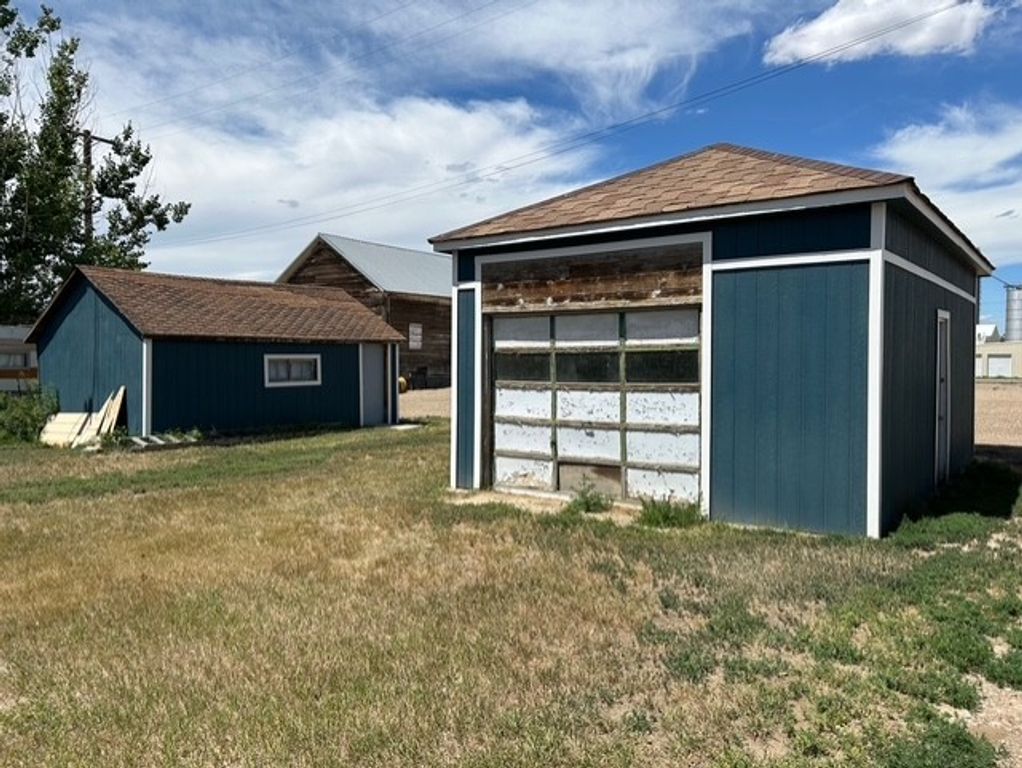 Image 4 of property listing at 18.5 & 22 W Jefferson Avenue, Chester, MT 59522