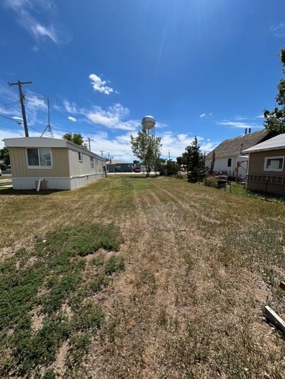Image 6 of property listing at 18.5 & 22 W Jefferson Avenue, Chester, MT 59522
