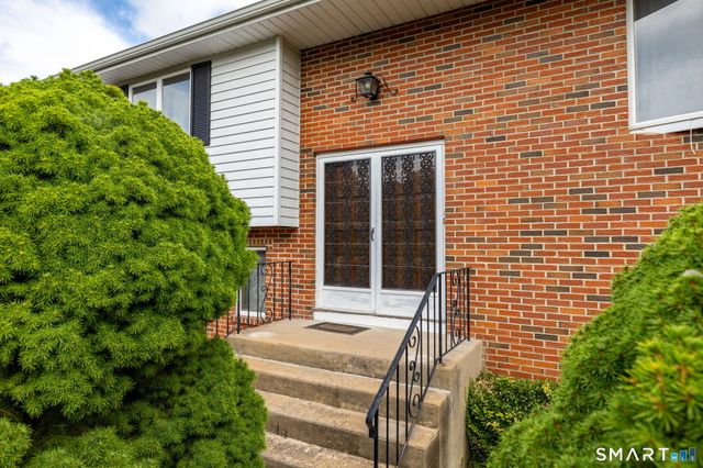 15 Colonial Drive, Wethersfield, CT 06109