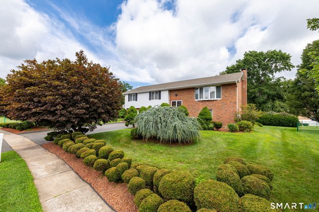 15 Colonial Drive, Wethersfield, CT 06109