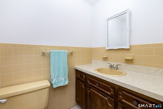 15 Colonial Drive, Wethersfield, CT 06109