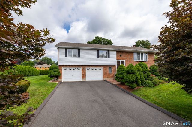 15 Colonial Drive, Wethersfield, CT 06109