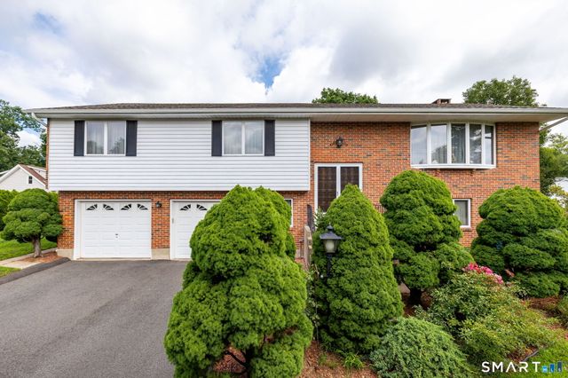 15 Colonial Drive, Wethersfield, CT 06109