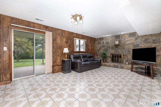 15 Colonial Drive, Wethersfield, CT 06109