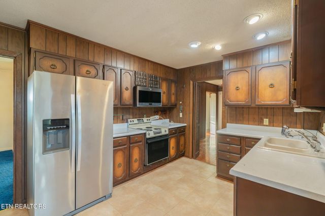 119 County Road 686, Riceville, TN 37370