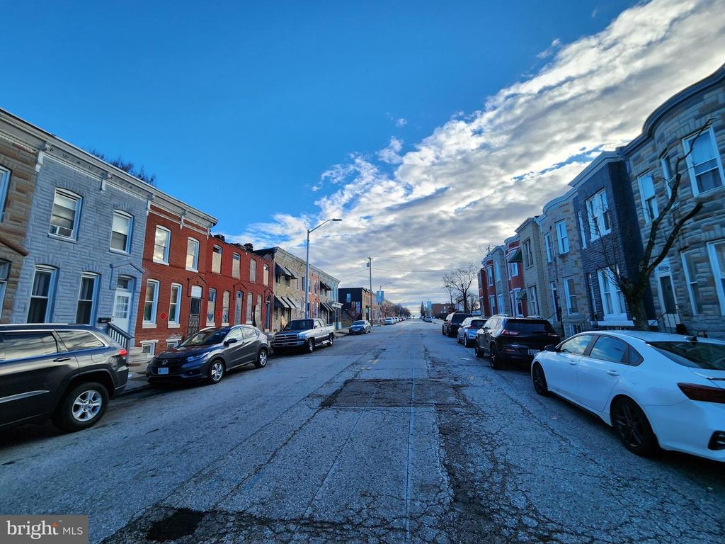 Image 4 of property listing at 2119 W FAYETTE ST, Baltimore, MD 21223