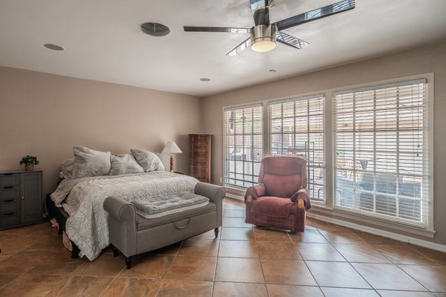 5801 Cedarcrest Drive, Haltom City, TX 76117