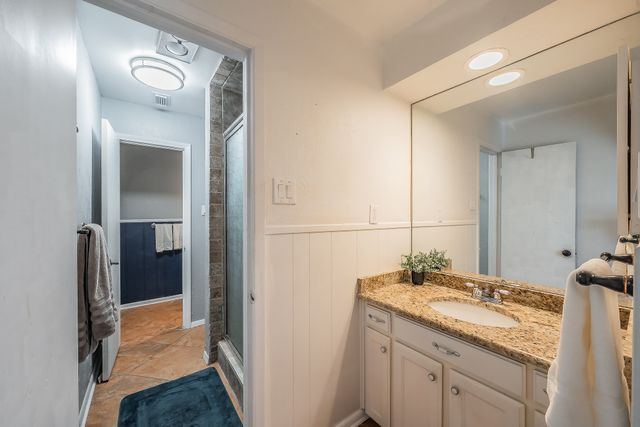 5801 Cedarcrest Drive, Haltom City, TX 76117