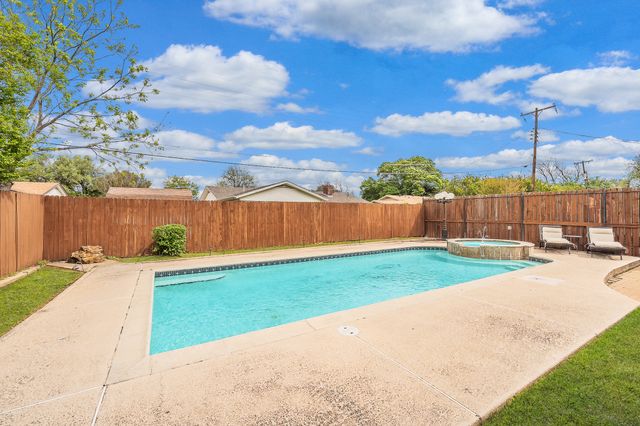 5801 Cedarcrest Drive, Haltom City, TX 76117