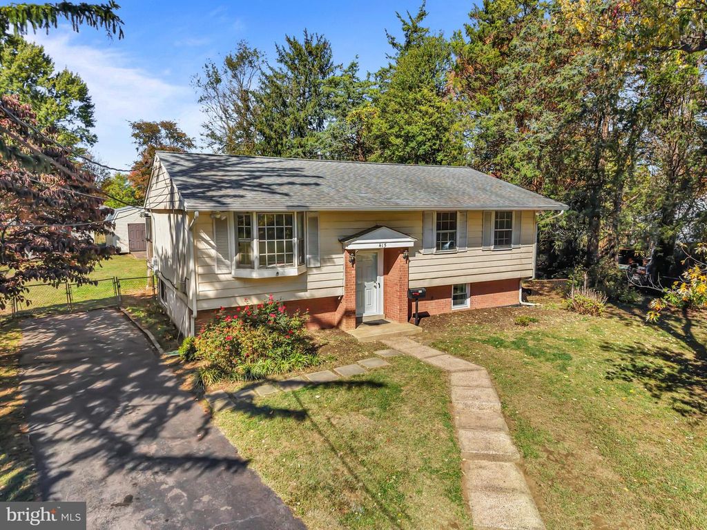 415 VIRGINIA AVE, Herndon, VA 20170