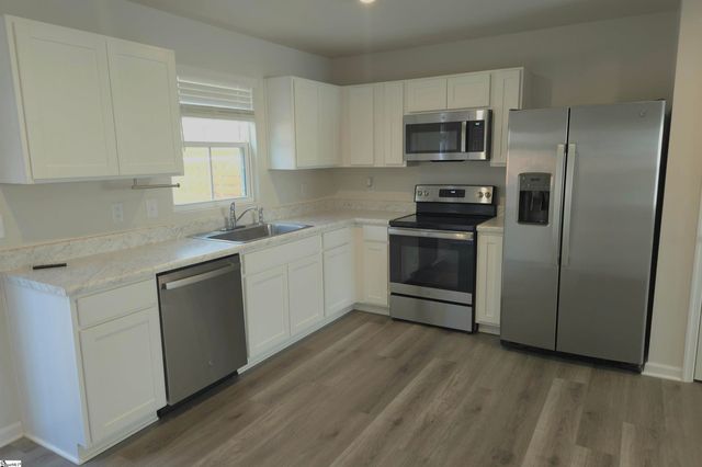 200 Harvest Hill Lane, Greenville, SC 29605