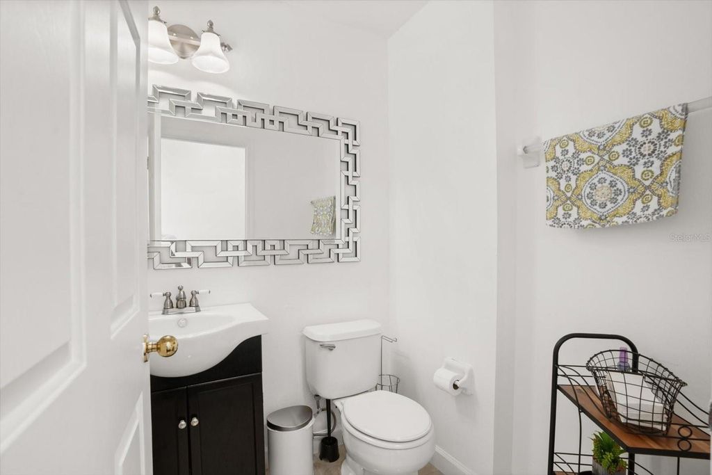 Image 16 of property listing at 248 LONGHIRST LOOP, Ocoee, FL 34761