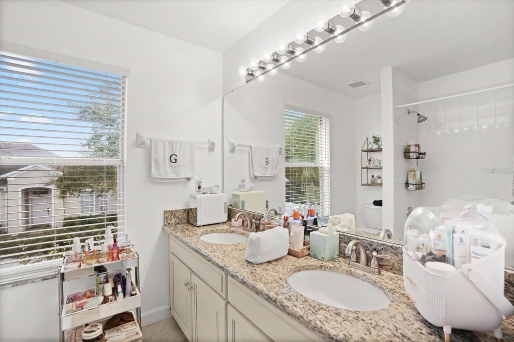 Image 18 of property listing at 248 LONGHIRST LOOP, Ocoee, FL 34761