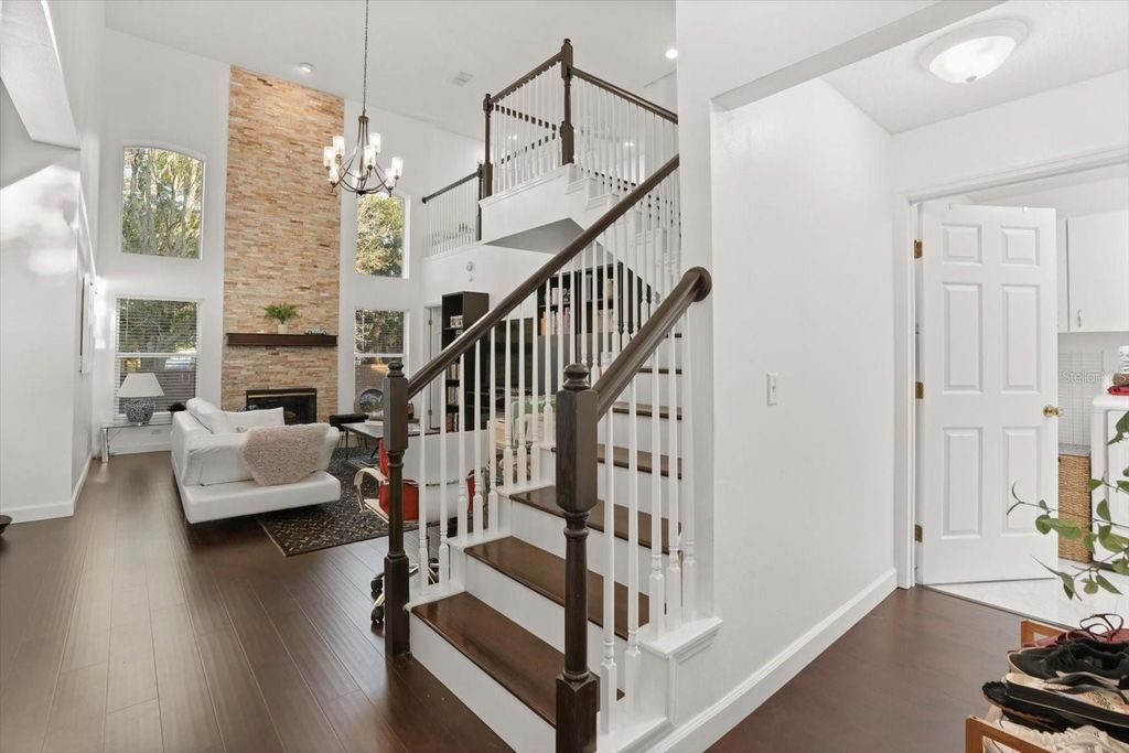 Image 4 of property listing at 248 LONGHIRST LOOP, Ocoee, FL 34761