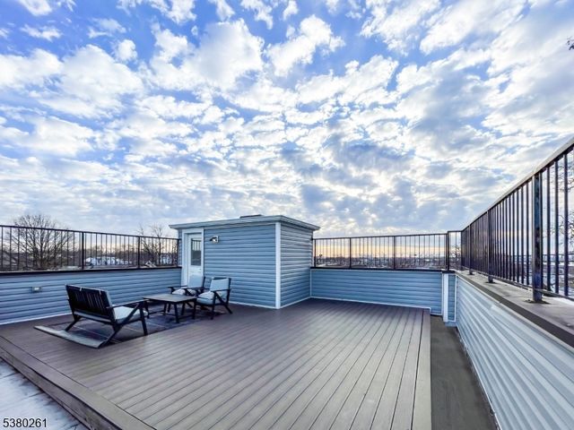 285 Lembeck Ave L, Jersey City, NJ 07305