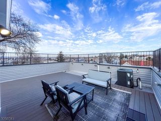 285 Lembeck Ave L, Jersey City, NJ 07305