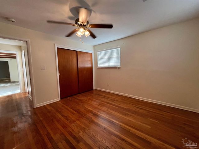 7987 Hendrix Ave, Pensacola, FL 32514