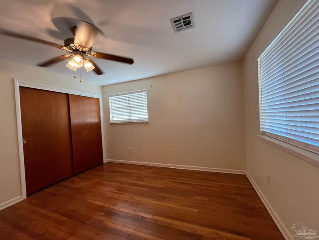 7987 Hendrix Ave, Pensacola, FL 32514