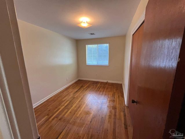 7987 Hendrix Ave, Pensacola, FL 32514