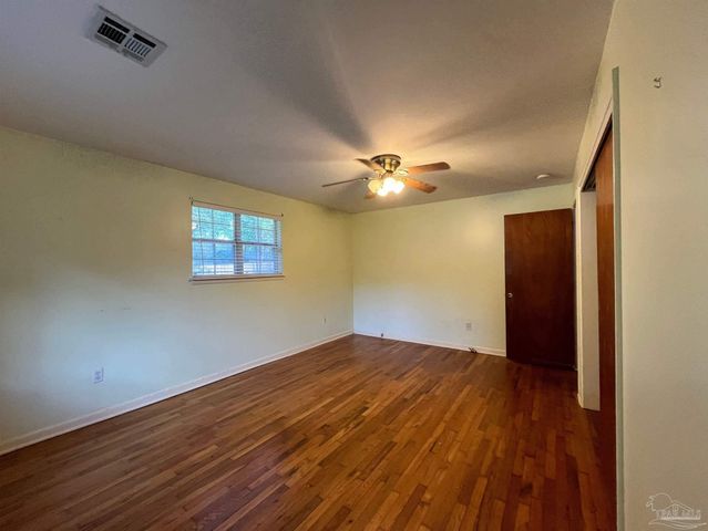 7987 Hendrix Ave, Pensacola, FL 32514